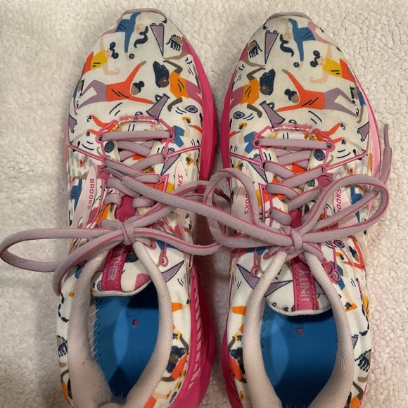 Brooks Shoes - BROOKS Adrenaline Gts-21 Women’s 6 1/2
Running Shoes